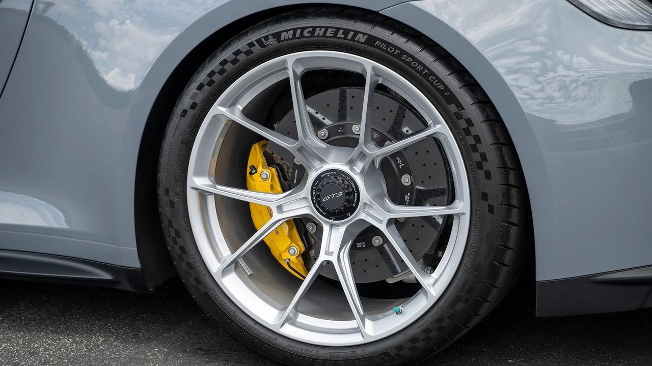 2024 Porsche 992 GT3 - Image 27 of 31