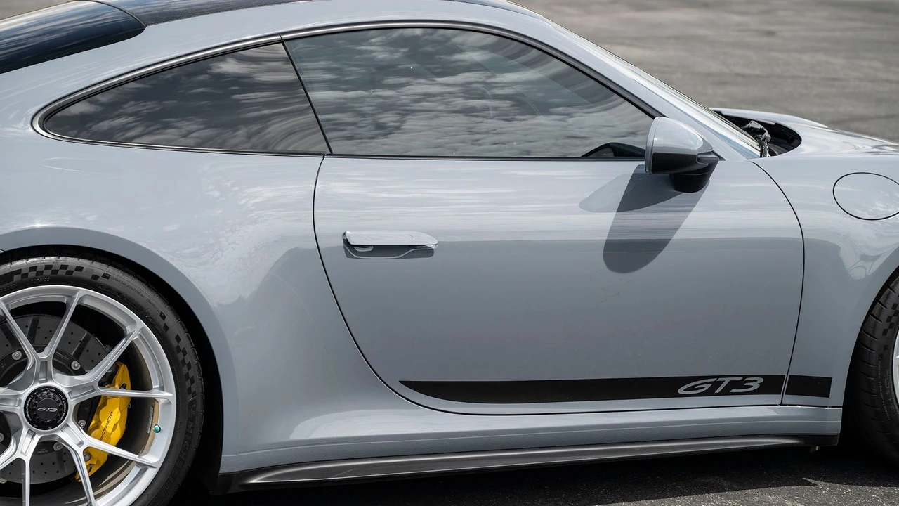 2024 Porsche 992 GT3 - Image 20 of 31