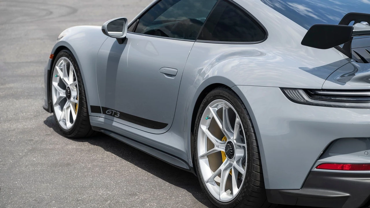2024 Porsche 992 GT3 - Image 12 of 31
