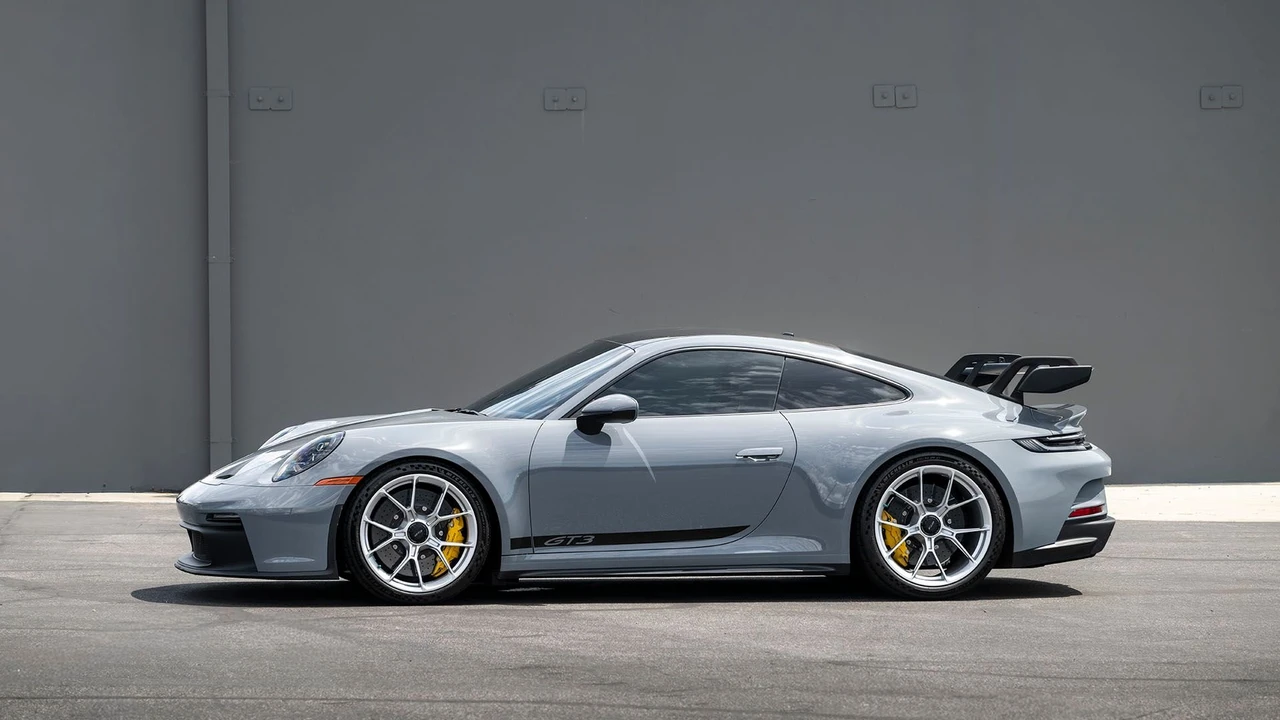 2024 Porsche 992 GT3 - Image 3 of 31