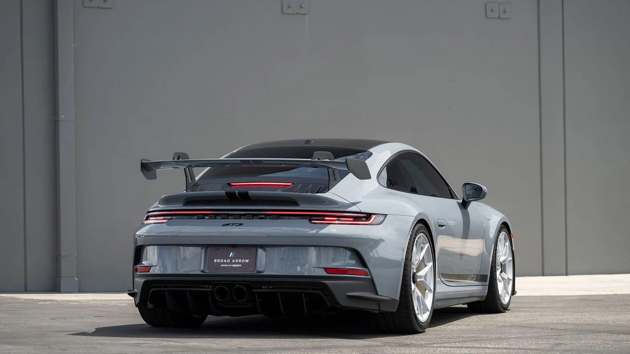 2024 Porsche 992 GT3 - Image 15 of 31