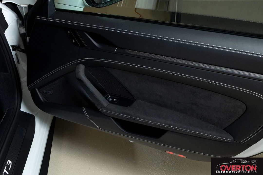 2024 Porsche 992 GT3 - Image 27 of 31