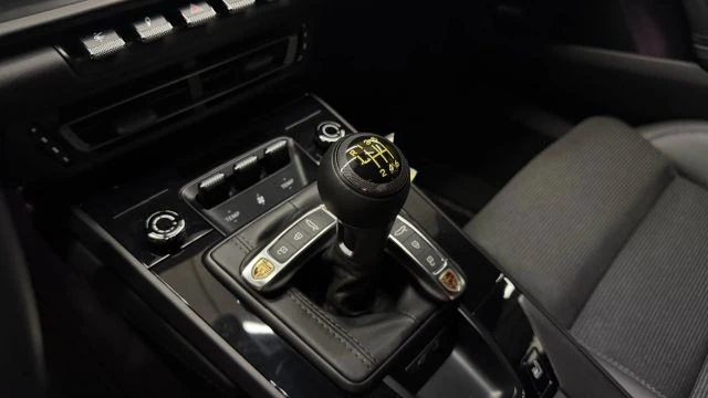 2024 Porsche 992 GT3 - Image 13 of 21