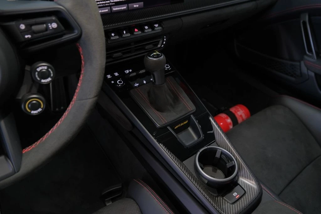2024 Porsche 911 - Image 15 of 31