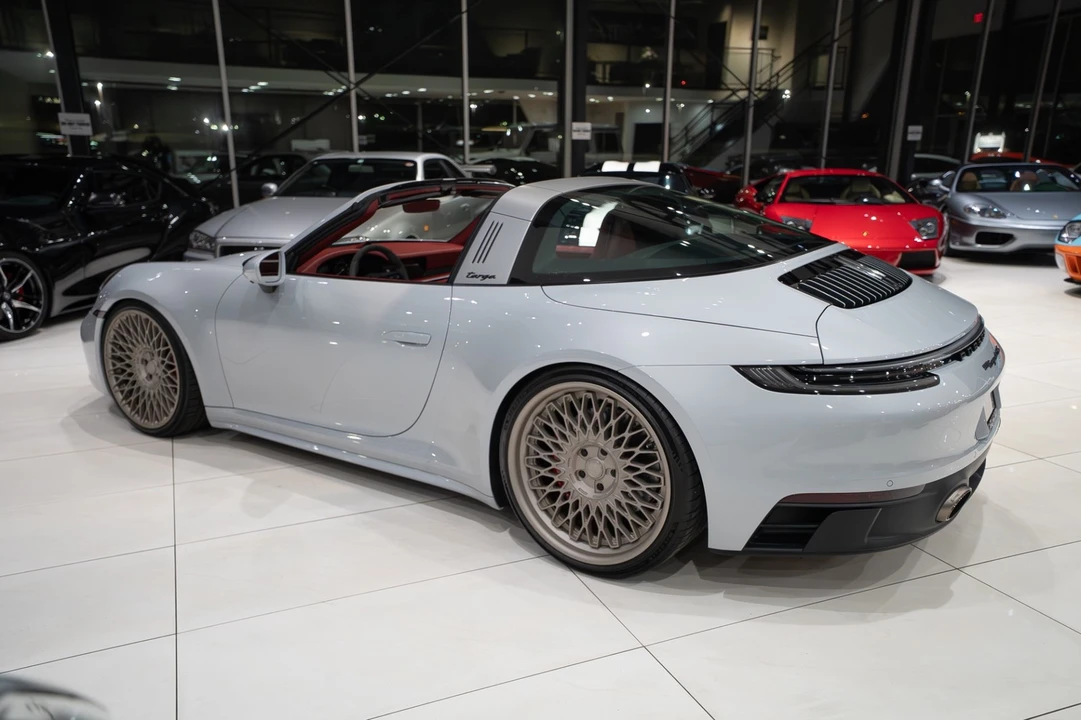 2024 Porsche 992 Carrera - Image 4 of 31