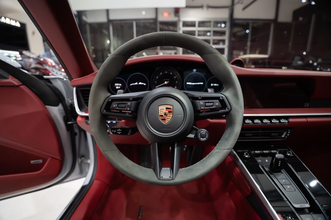 2024 Porsche 992 Carrera - Image 22 of 31