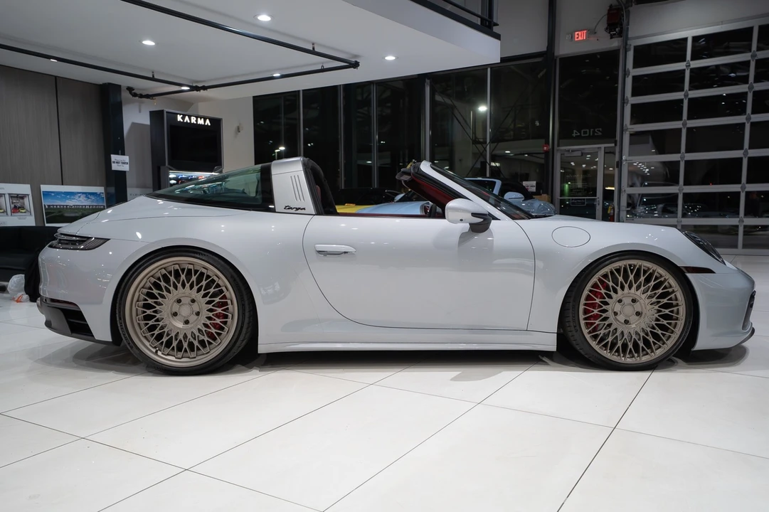 2024 Porsche 992 Carrera - Image 8 of 31