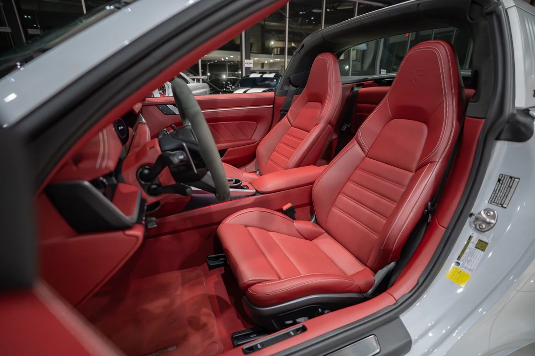 2024 Porsche 992 Carrera - Image 16 of 31