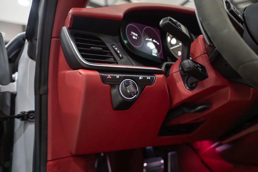 2024 Porsche 992 Carrera - Image 21 of 31