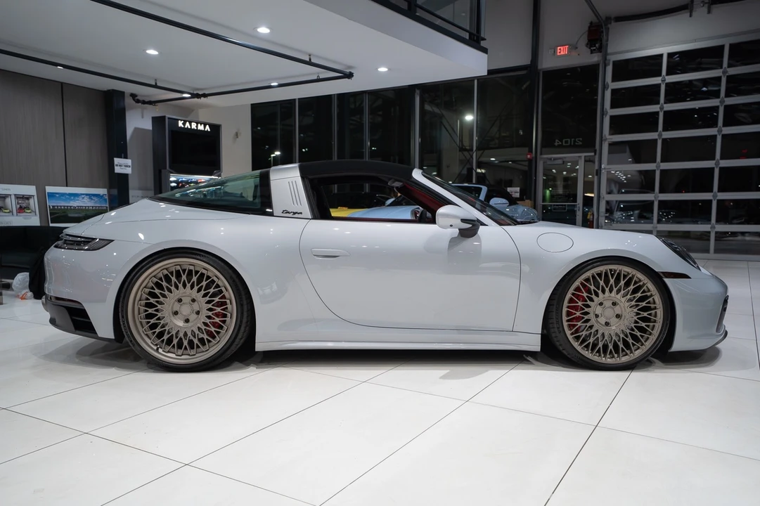 2024 Porsche 992 Carrera - Image 9 of 31