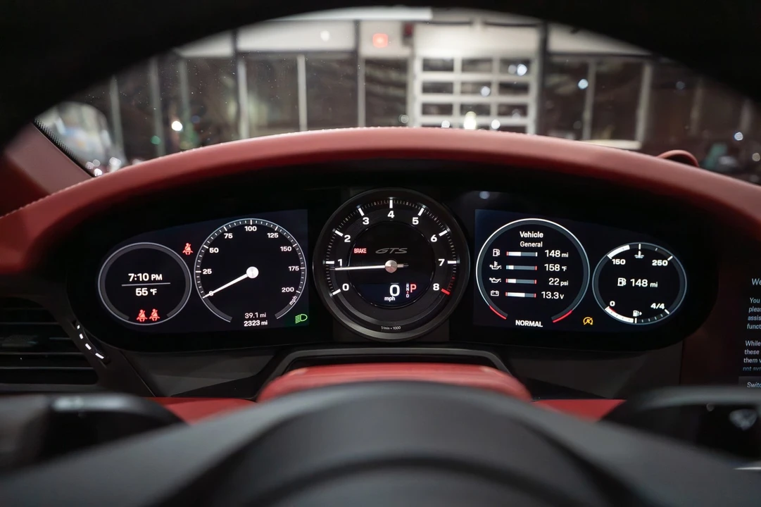 2024 Porsche 992 Carrera - Image 23 of 31