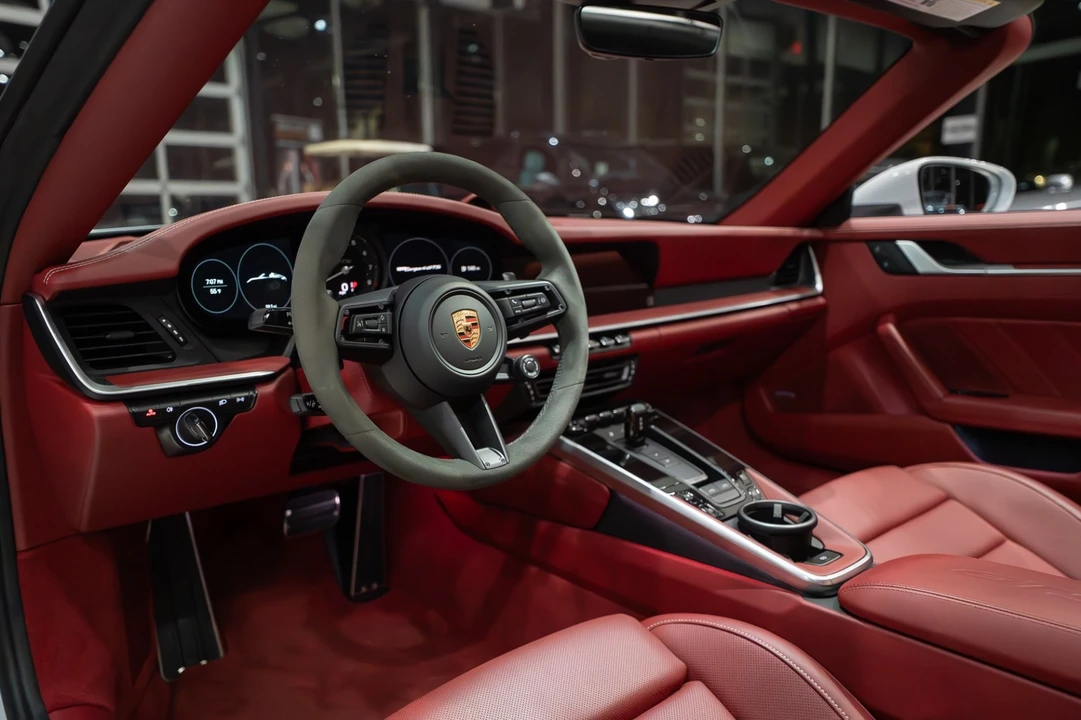 2024 Porsche 992 Carrera - Image 20 of 31