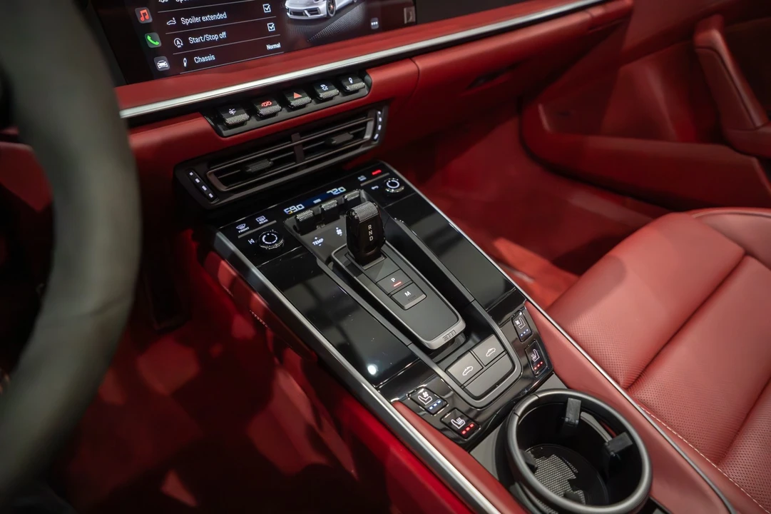 2024 Porsche 992 Carrera - Image 29 of 31