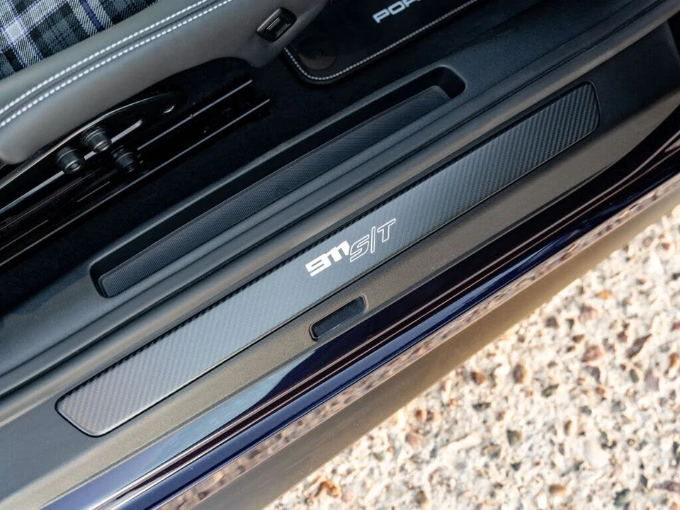 2024 Porsche 992 S/T - Image 17 of 31