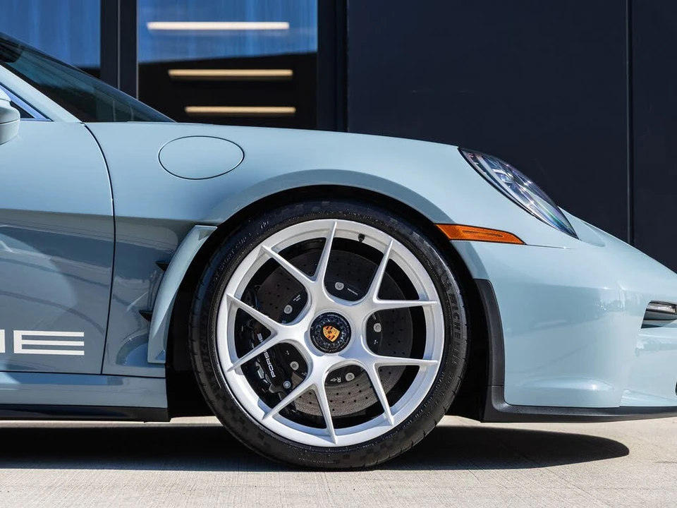 2024 Porsche 992 S/T - Image 13 of 31
