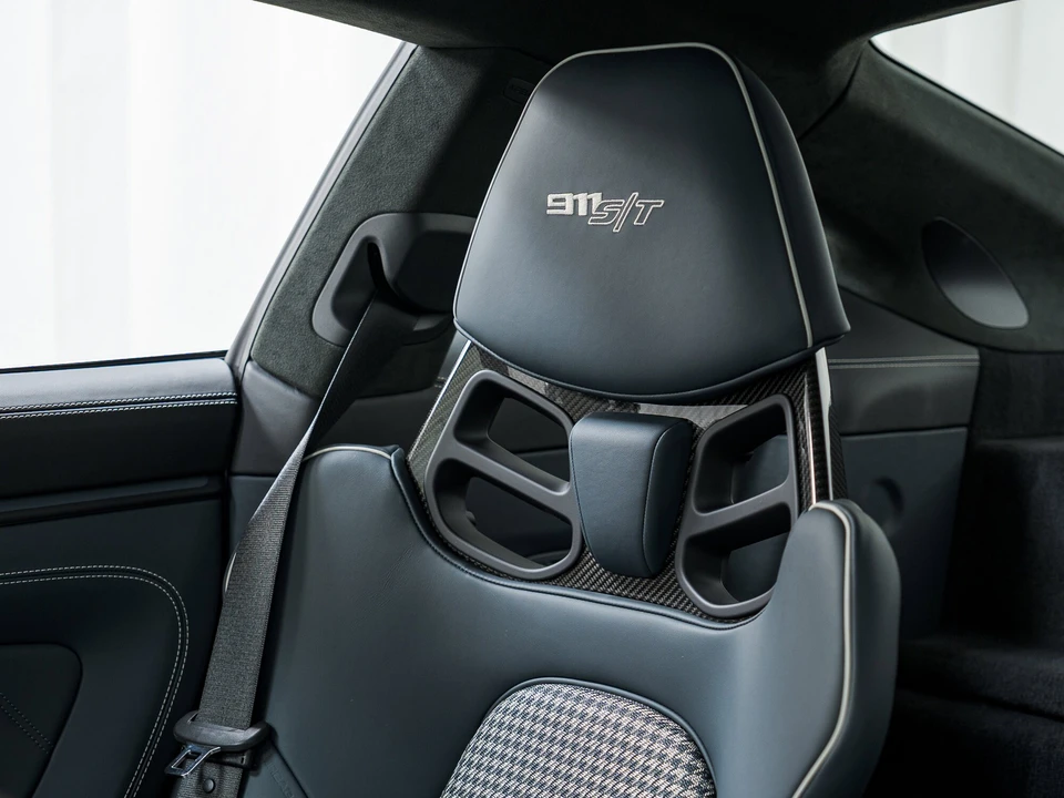 2024 Porsche 992 S/T - Image 22 of 31
