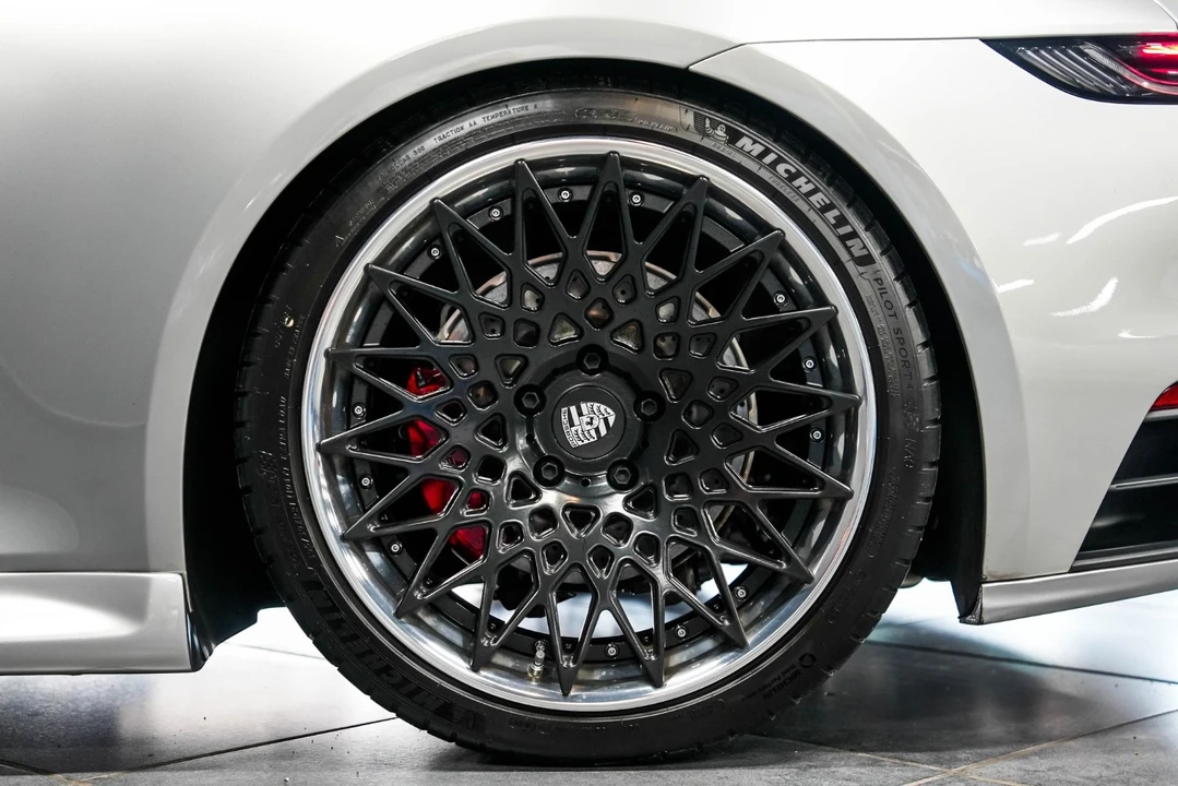 2024 Porsche 992 Targa 4 & 4S - Image 11 of 18