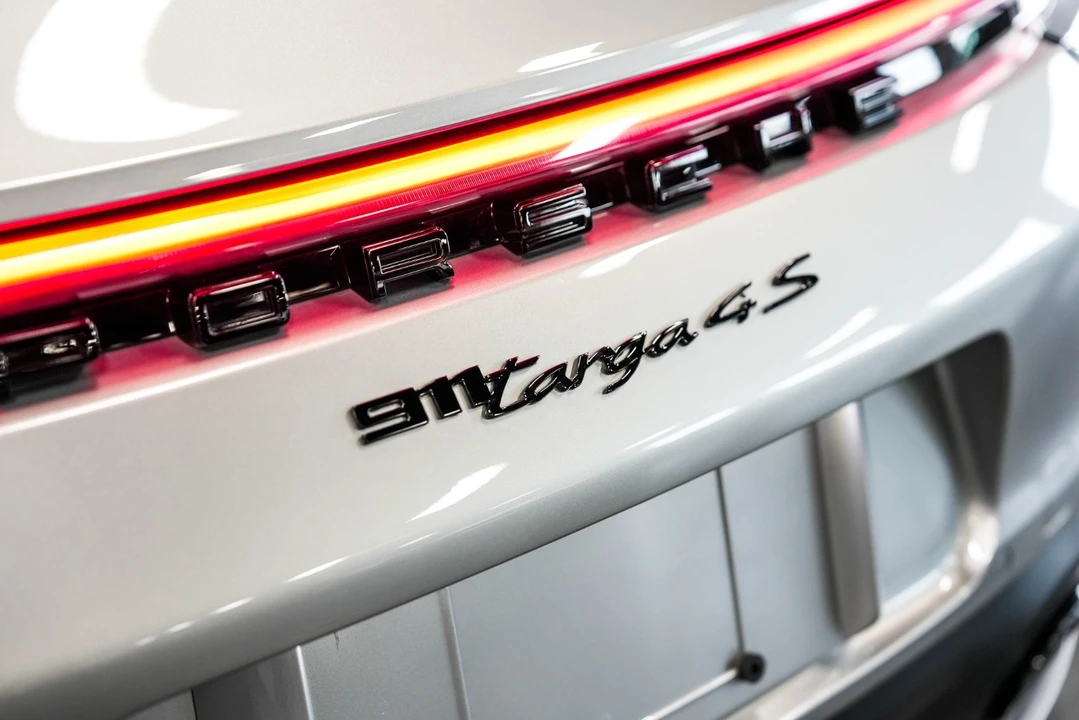 2024 Porsche 992 Targa 4 & 4S - Image 13 of 18