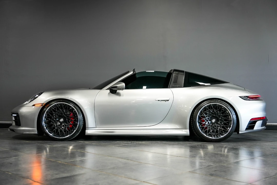 2024 Porsche 992 Targa 4 & 4S - Image 9 of 18