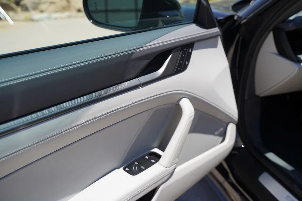 2024 Porsche 992 Targa 4 & 4S - Image 24 of 31