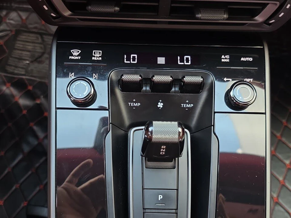 2024 Porsche 992 Targa 4 & 4S - Image 23 of 26