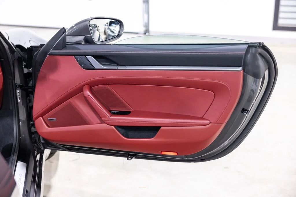 2024 Porsche 992 Targa 4 & 4S - Image 26 of 31