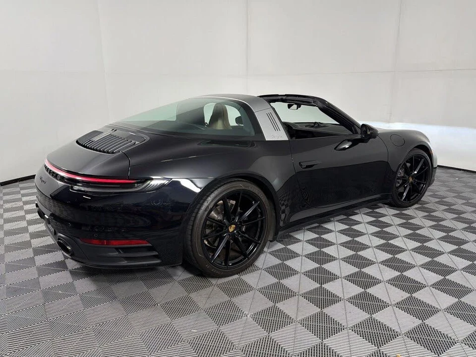 2024 Porsche 992 Targa 4 & 4S - Image 9 of 31