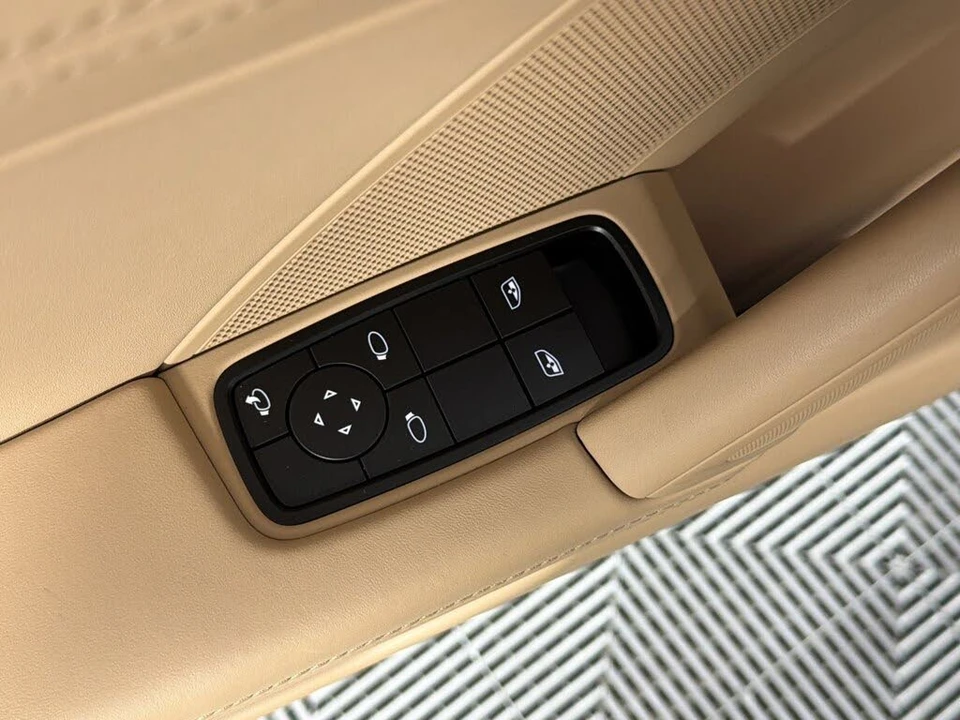 2024 Porsche 992 Targa 4 & 4S - Image 14 of 31