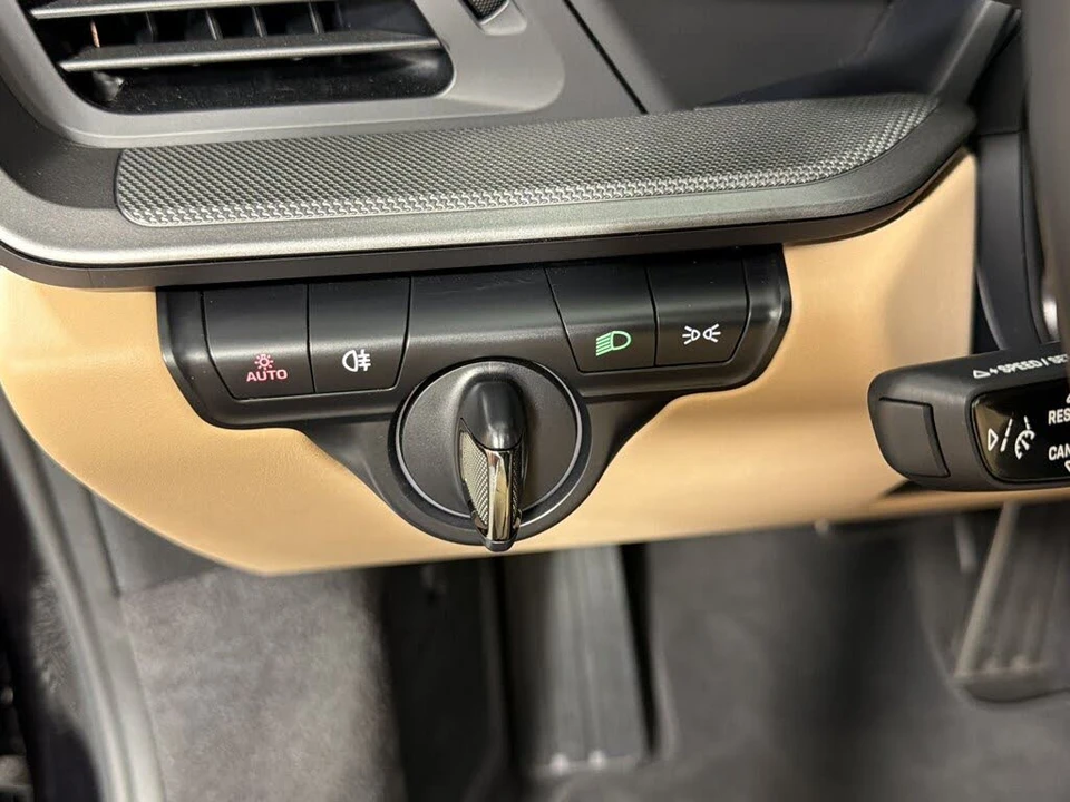 2024 Porsche 992 Targa 4 & 4S - Image 17 of 31