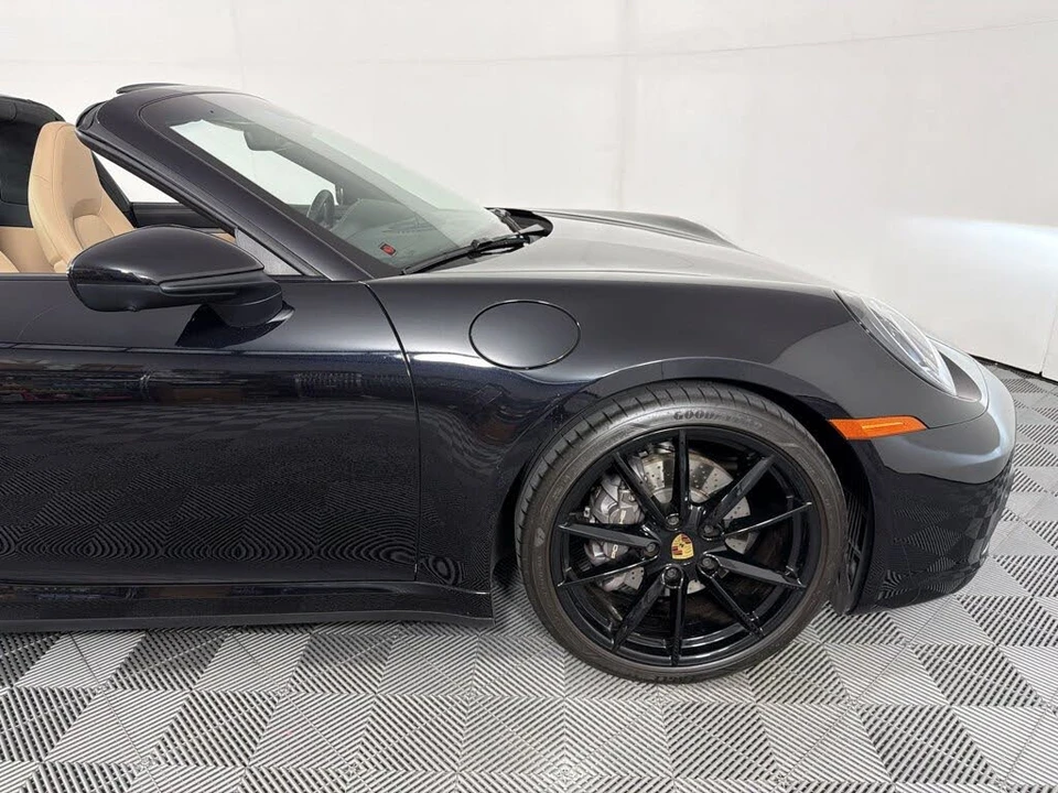2024 Porsche 992 Targa 4 & 4S - Image 13 of 31