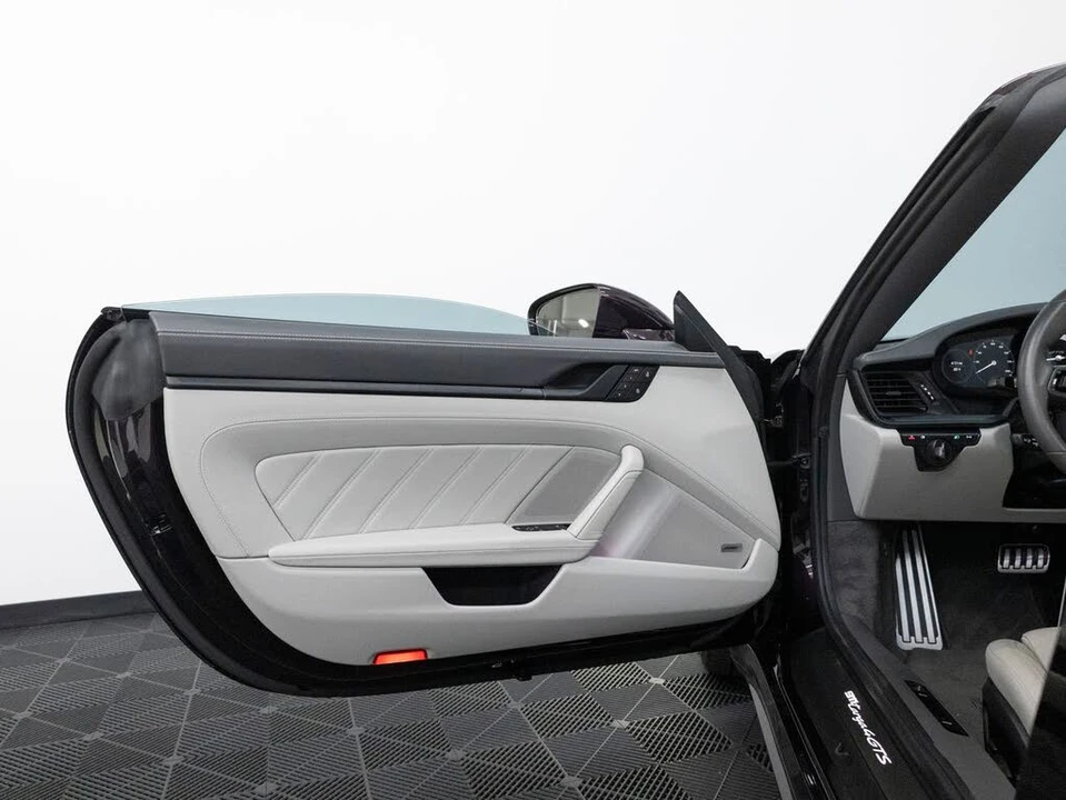 2024 Porsche 992 Targa 4 GTS - Image 16 of 31