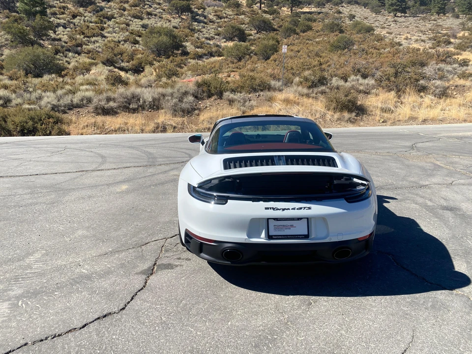 2024 Porsche 992 Carrera - Image 16 of 31