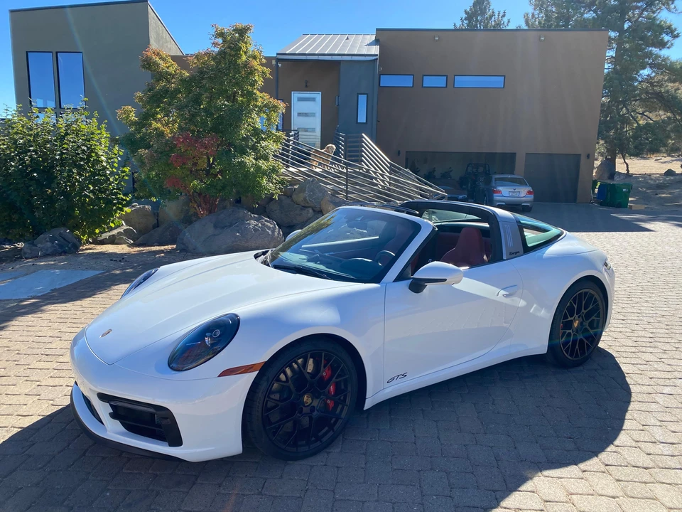 2024 Porsche 992 Carrera - Image 9 of 31