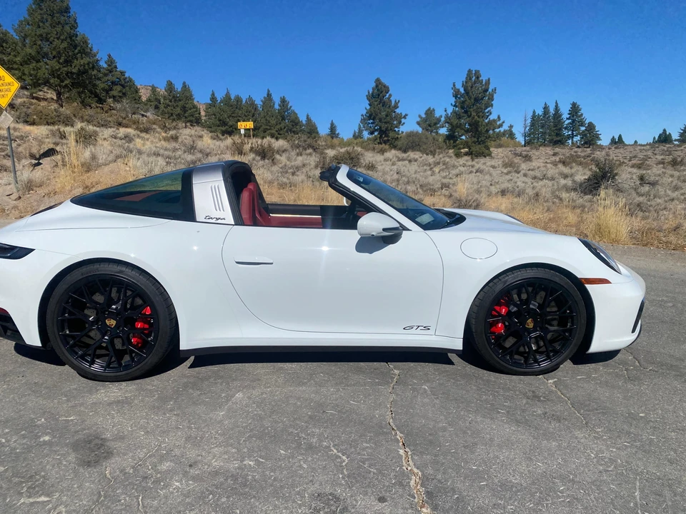2024 Porsche 992 Carrera - Image 21 of 31