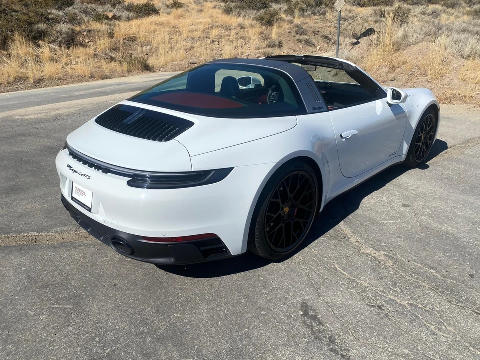 2024 Porsche 992 Carrera - Image 18 of 31