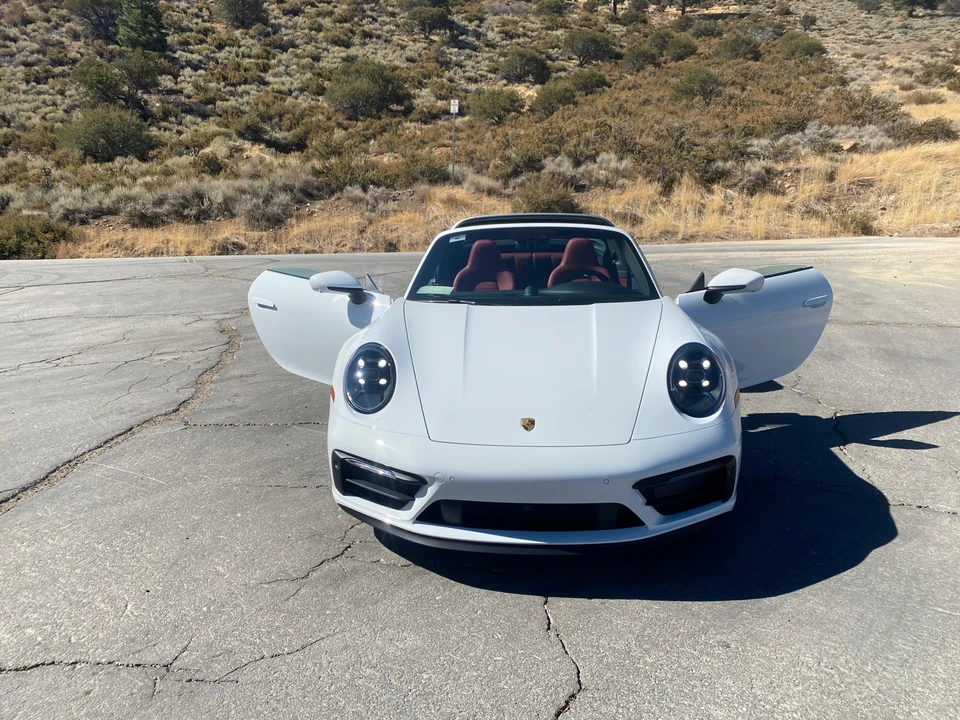 2024 Porsche 992 Carrera - Image 6 of 31