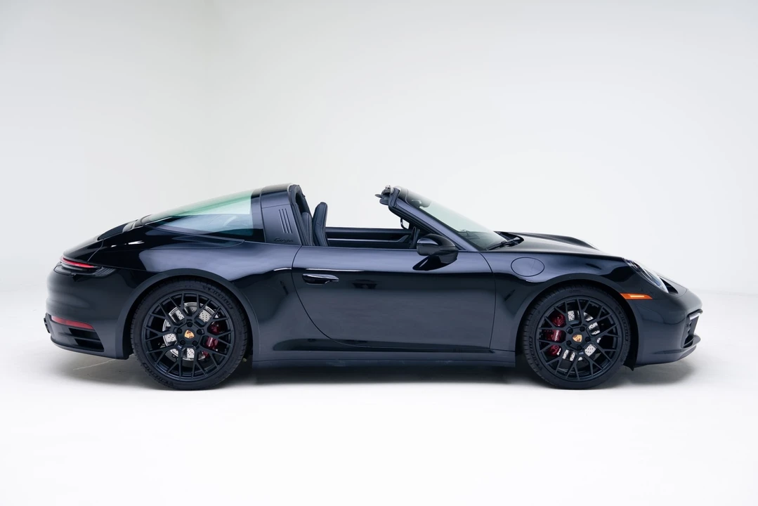 2024 Porsche 992 Targa 4 & 4S - Image 18 of 21