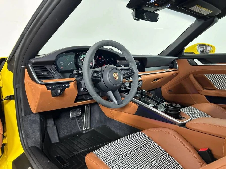 2024 Porsche 992 Targa 4 & 4S - Image 4 of 4