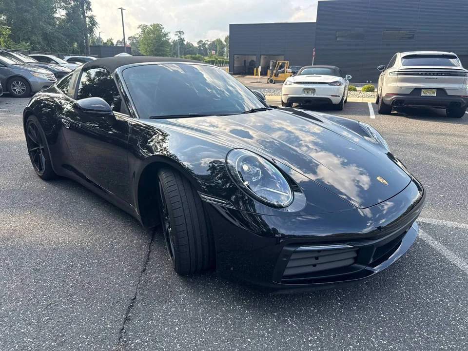 2024 Porsche 992 Targa 4 & 4S - Image 2 of 4