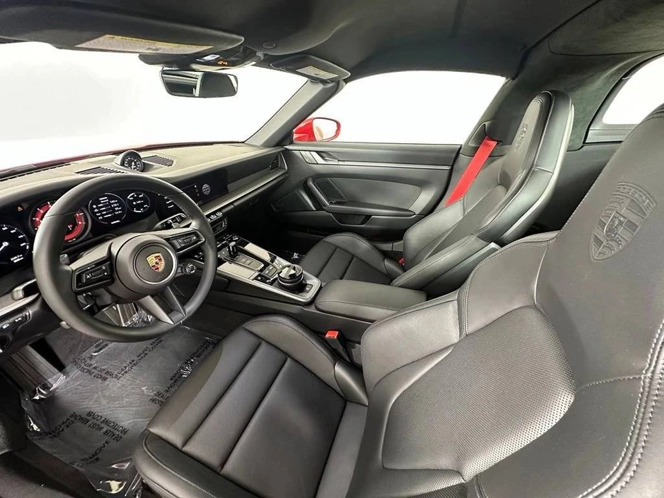 2024 Porsche 992 Targa 4 & 4S - Image 4 of 4