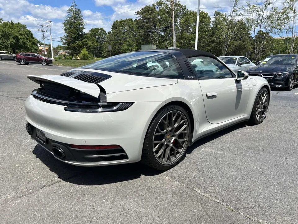 2024 Porsche 992 Targa 4 & 4S - Image 28 of 31