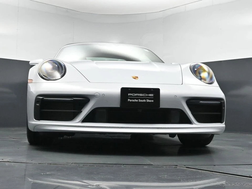 2024 Porsche 992 Targa 4 & 4S - Image 27 of 31