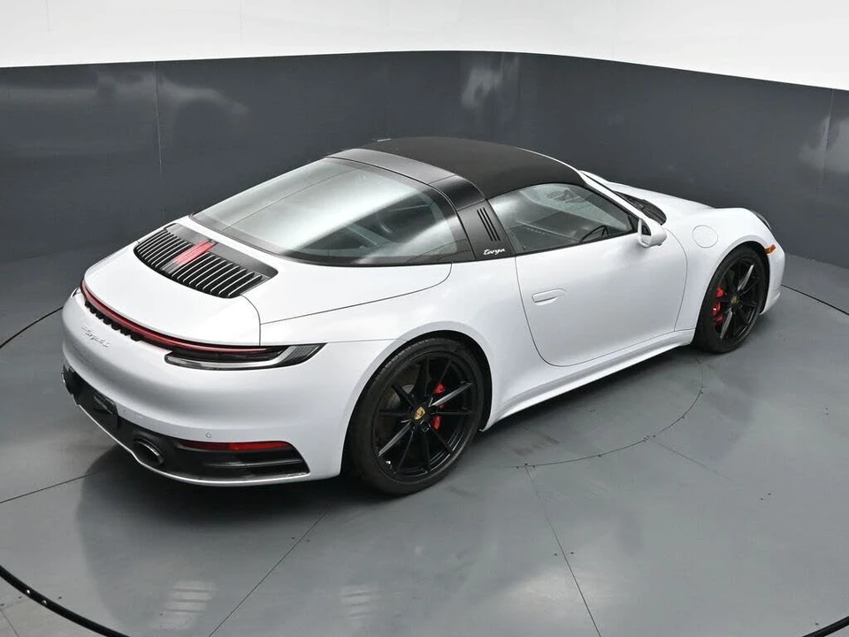 2024 Porsche 992 Targa 4 & 4S - Image 16 of 31