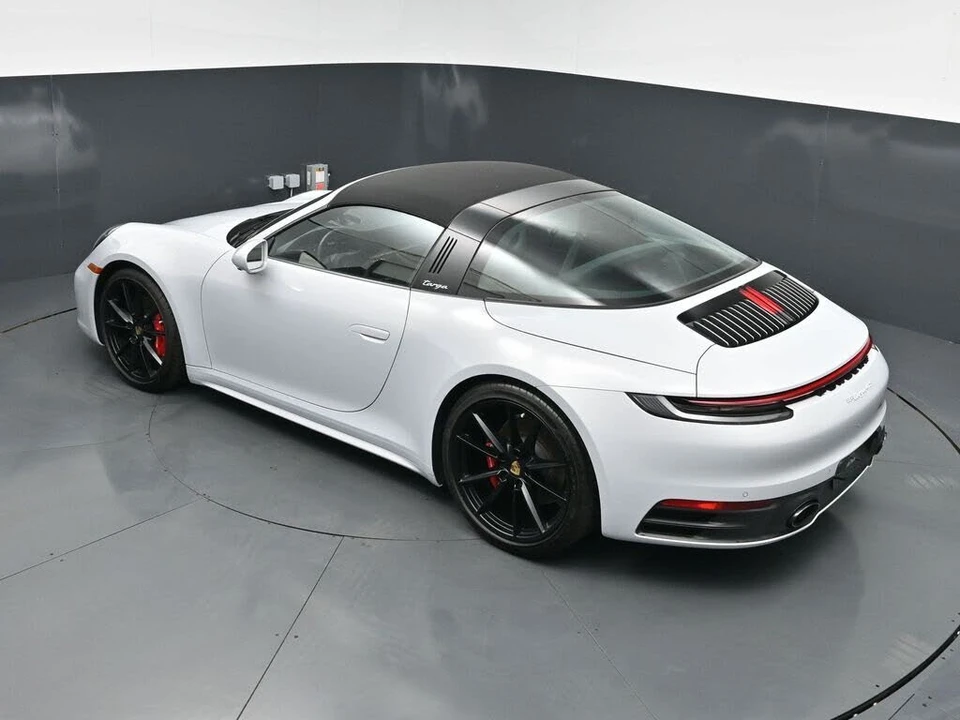 2024 Porsche 992 Targa 4 & 4S - Image 14 of 31