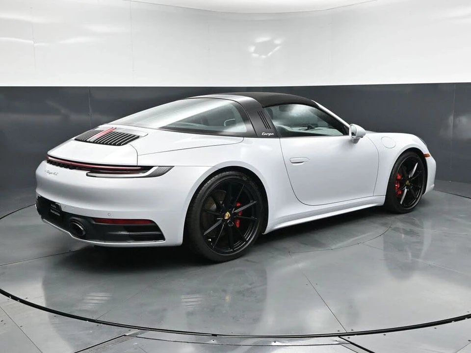 2024 Porsche 992 Targa 4 & 4S - Image 8 of 31