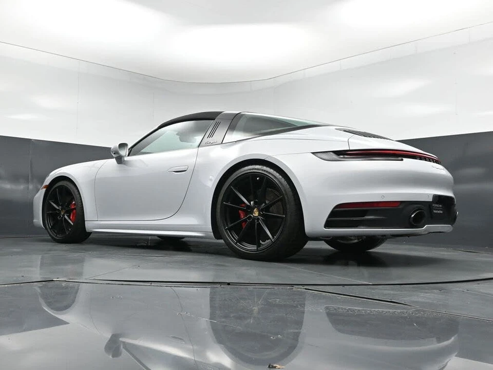 2024 Porsche 992 Targa 4 & 4S - Image 22 of 31