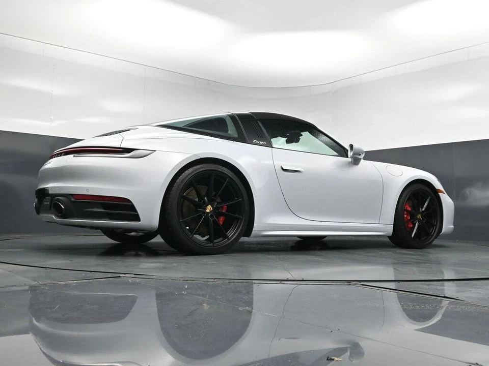 2024 Porsche 992 Targa 4 & 4S - Image 24 of 31