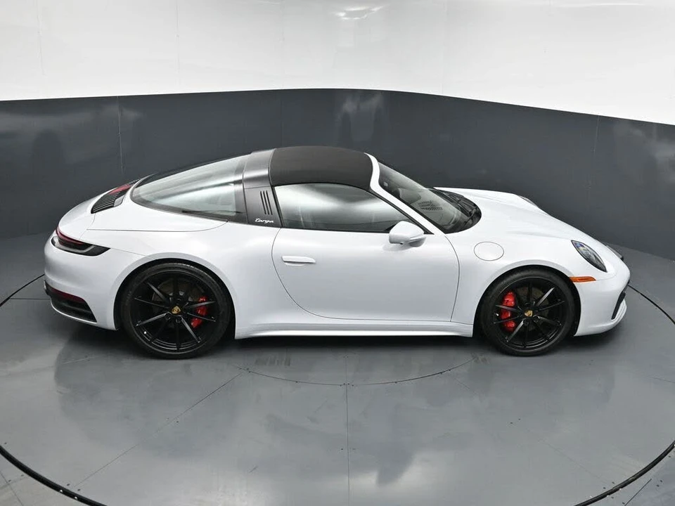 2024 Porsche 992 Targa 4 & 4S - Image 17 of 31