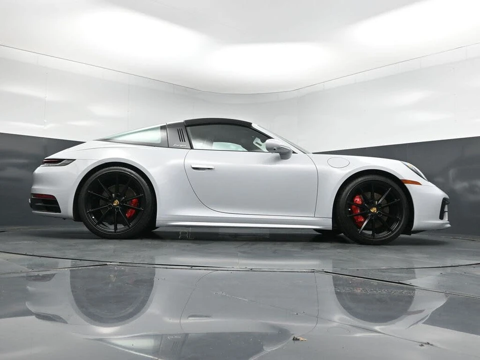 2024 Porsche 992 Targa 4 & 4S - Image 25 of 31