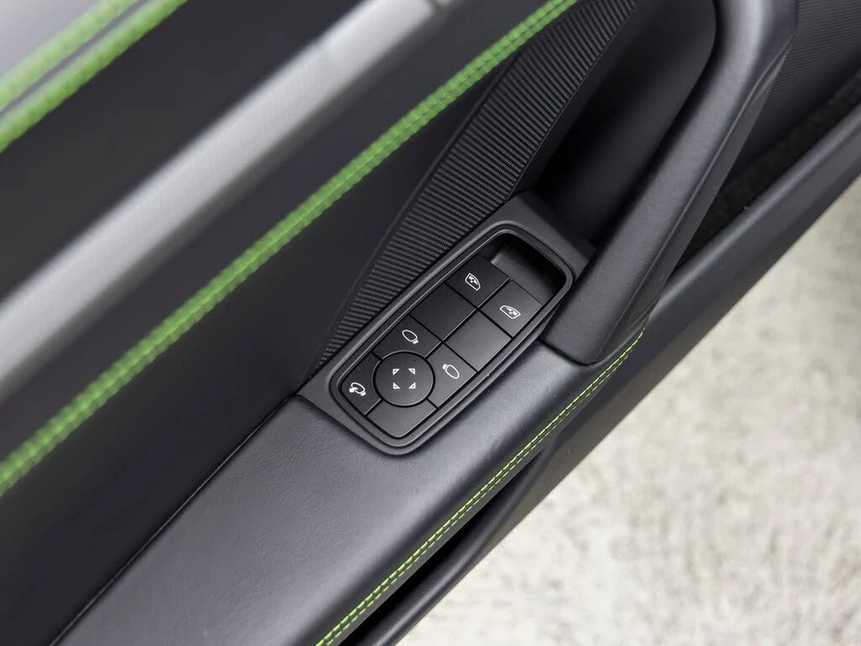 2024 Porsche 992 Targa 4 & 4S - Image 31 of 31